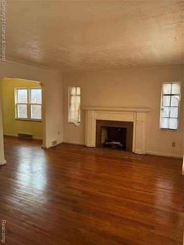 4046 Tyler St - Photo 3 of 19