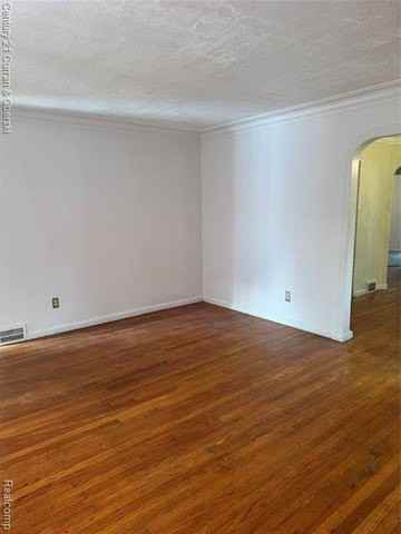 4046 Tyler St - Photo 4 of 19