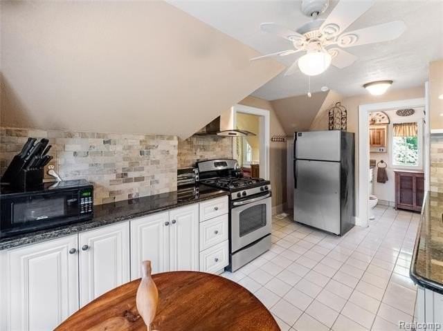 1115 Eton Cross Rd - Photo 4 of 19