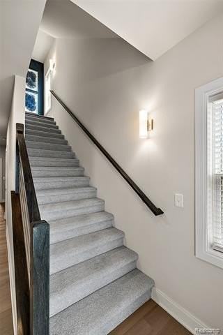 124 Heights Rd - Photo 4 of 50