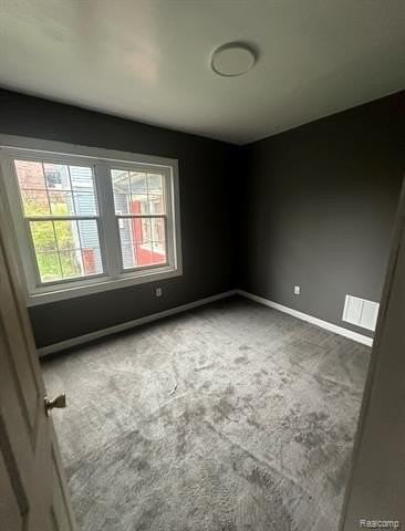 3220 Gladstone St - Photo 7 of 8