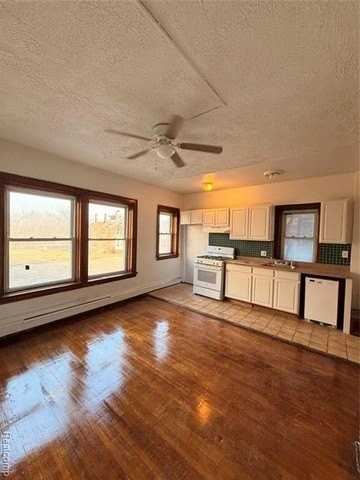 2627 John R St #103 - Photo 3 of 8