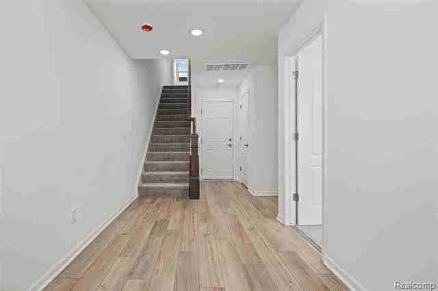 43071 Atwood Ave - Photo 3 of 46
