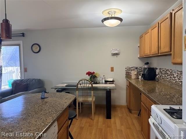 23677 Stonehenge Blvd - Photo 7 of 11