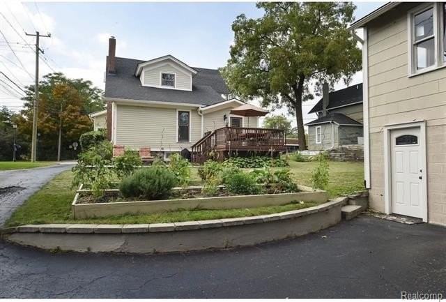 225 S Center St - Photo 3 of 21