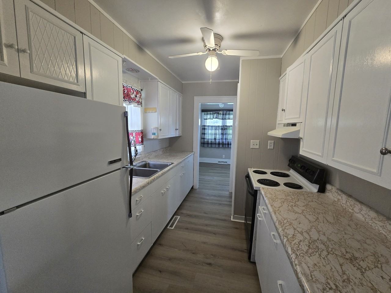 1124 Kern St #1 - Photo 2 of 22