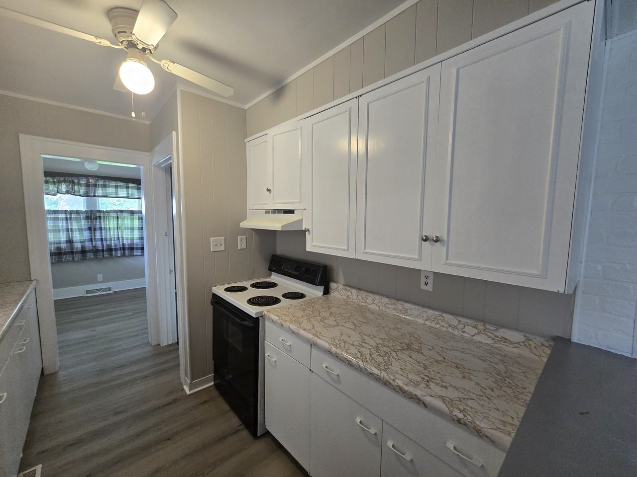 1124 Kern St #1 - Photo 3 of 22