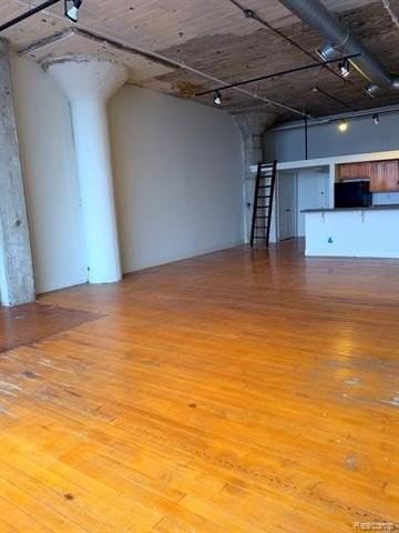 5805 #401 Lincoln Street #404 - Photo 6 of 12