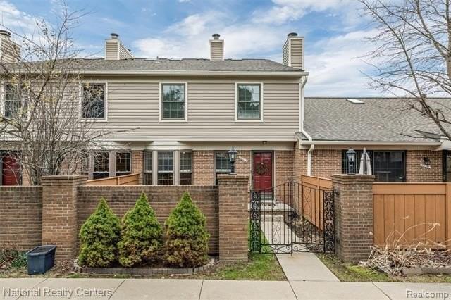 22353 Peachtree - Photo 2 of 24