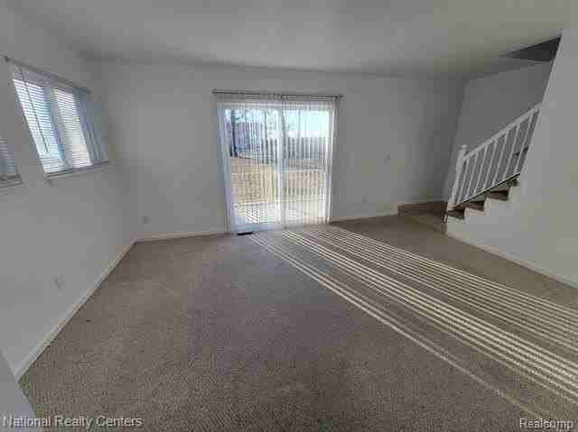 2311 11th St - Photo 4 of 10