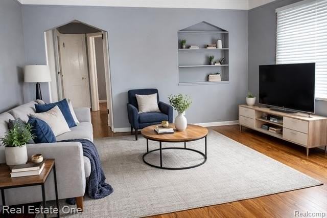 1127 Hoffman Ave - Photo 3 of 21