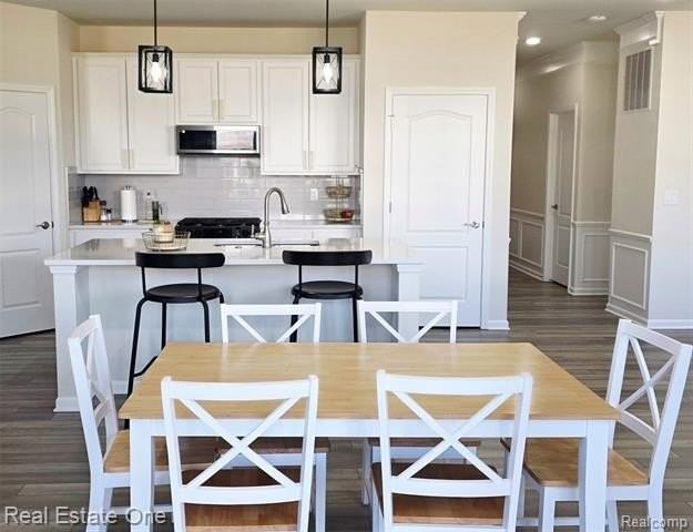 2720 Tulip Way - Photo 6 of 19