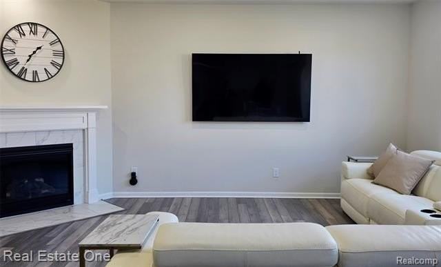 2720 Tulip Way - Photo 7 of 19