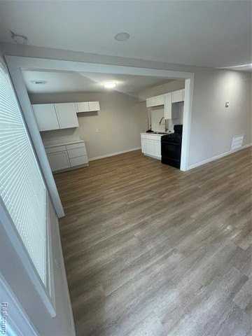 11359 Winthrop St - Photo 3 of 10