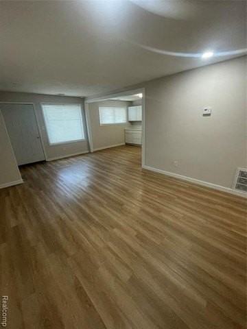 11359 Winthrop St - Photo 5 of 10