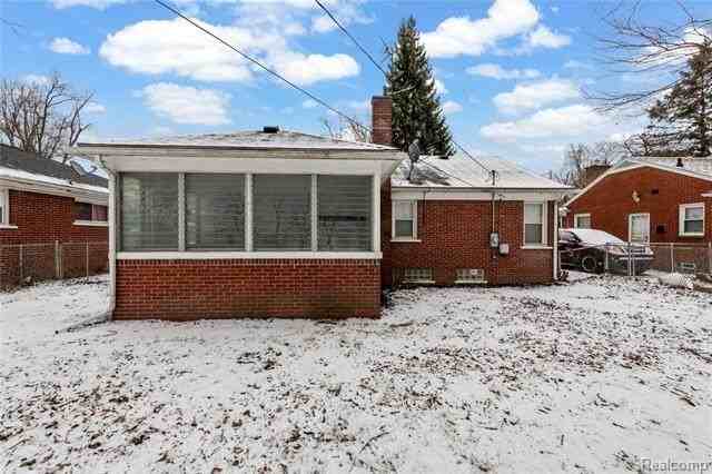 19501 Redfern St - Photo 2 of 33