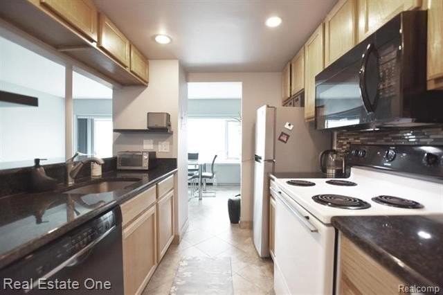 555 E William St #15J - Photo 6 of 15