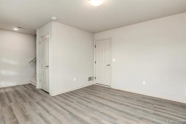 2147 Park Dr - Photo 4 of 37