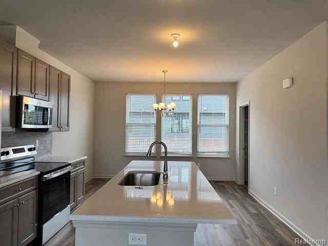 2147 Park Dr - Photo 7 of 37