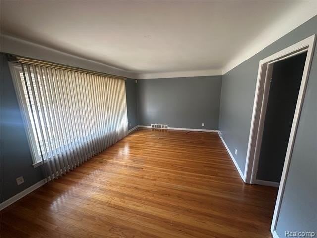 12731 W Parkway St - Photo 3 of 50