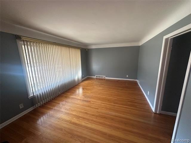 12731 W Parkway St - Photo 5 of 50