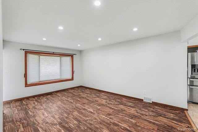 12260 De Grove Dr - Photo 3 of 26