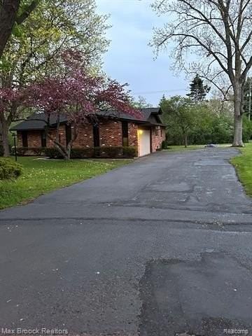 6207 Nicholas Dr - Photo 6 of 43