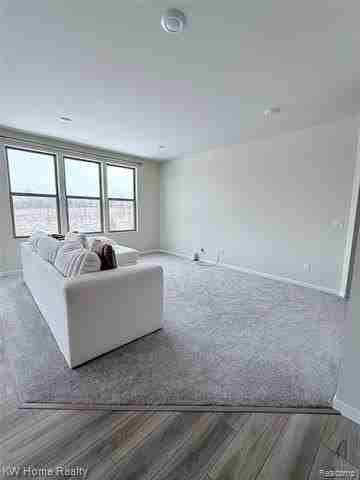 712 W Spaniel Dr - Photo 7 of 34