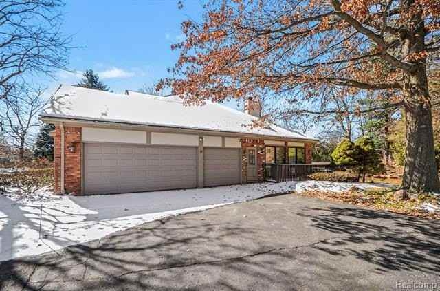 4280 Woodlands Ln - Photo 5 of 38