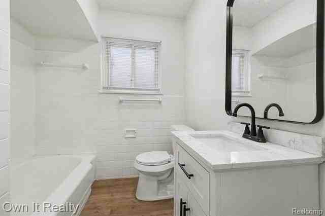 19909 Murray Hill St - Photo 7 of 15