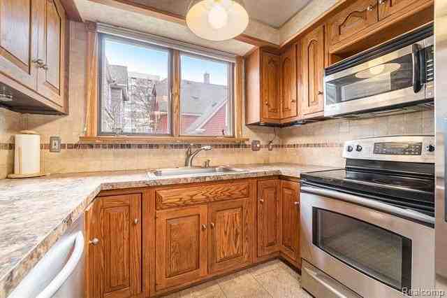 2716 Van Alstyne St - Photo 6 of 15