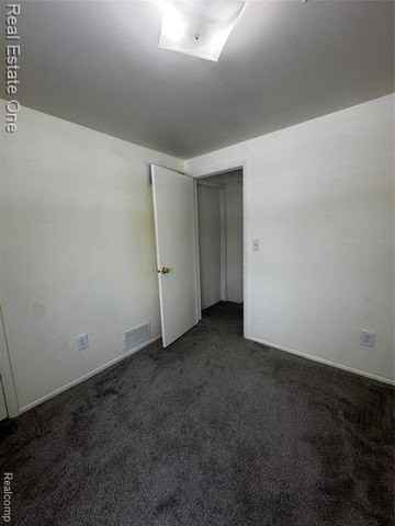 102 Princeton Dr - Photo 2 of 8