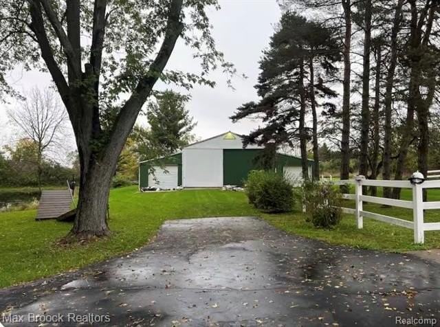 4842 Merwin Rd - Photo 3 of 13