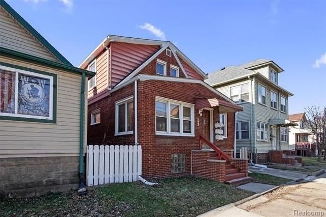 26 Alexander St - Photo 2 of 20