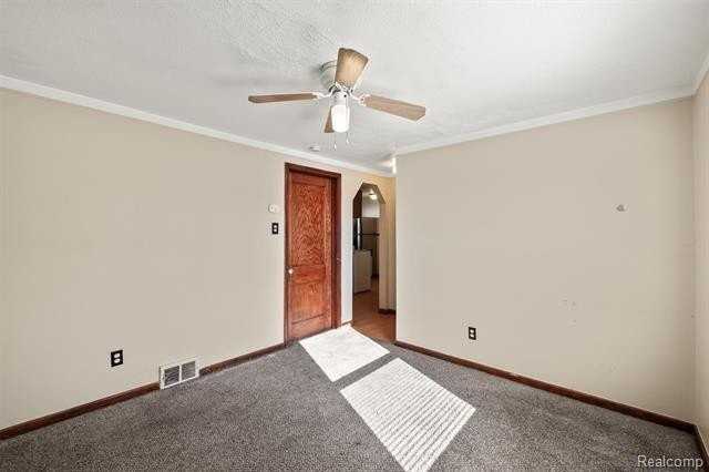 26 Alexander St - Photo 6 of 20