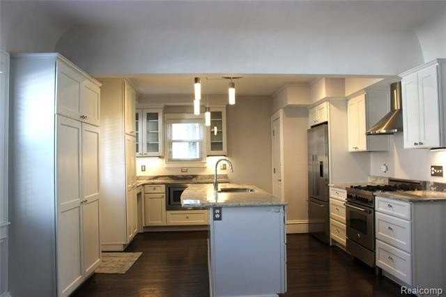 115 E Lincoln St - Photo 6 of 23