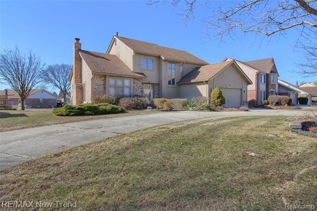 30301 Essex Dr - Photo 2 of 34