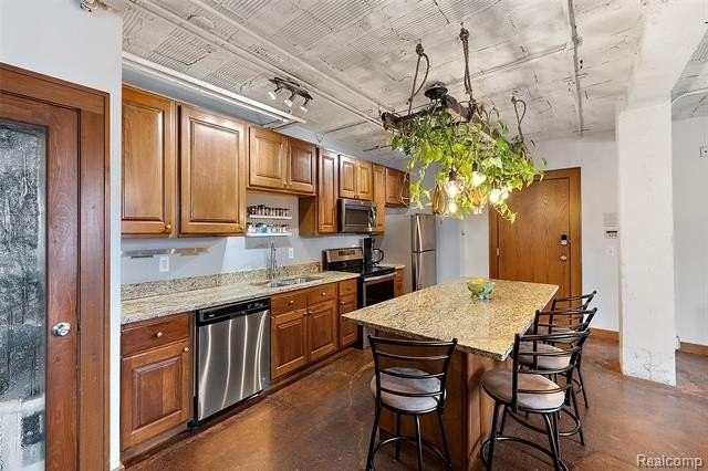 78 Watson St - Photo 7 of 45
