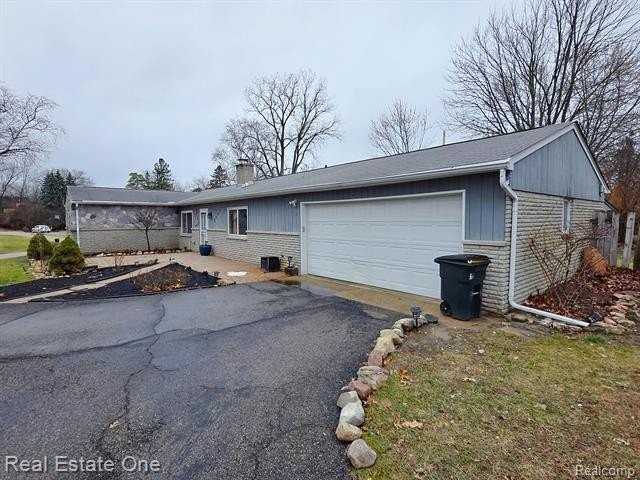 2287 Strader Dr - Photo 2 of 24