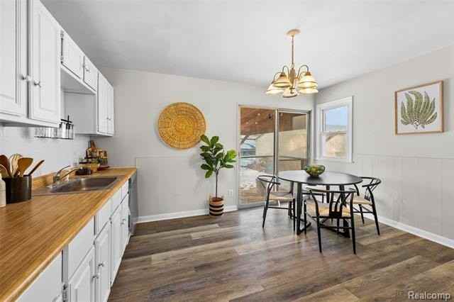 29061 Balmoral St - Photo 3 of 19