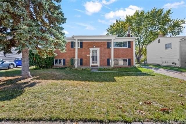 2268 Serra Dr - Photo 2 of 31