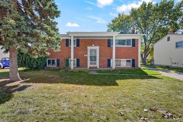 2268 Serra Dr - Photo 3 of 31