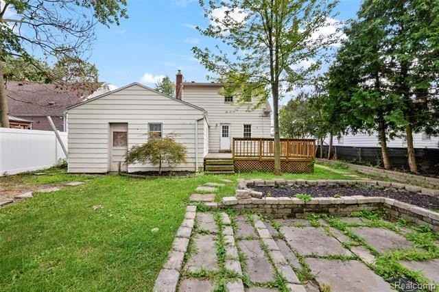 1674 Eaton Rd - Photo 6 of 35