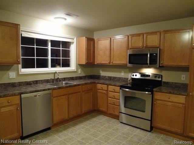 28346 Carlton Way Dr - Photo 5 of 15