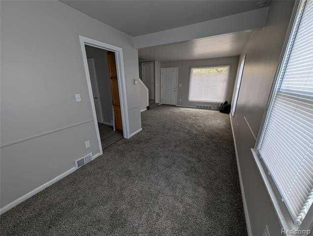 8284 Schaefer Hwy - Photo 7 of 18