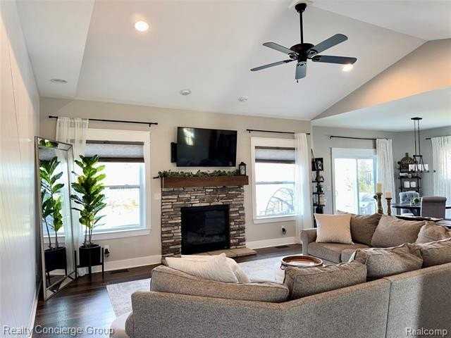 1285 Sweet Grass Trl - Photo 4 of 21