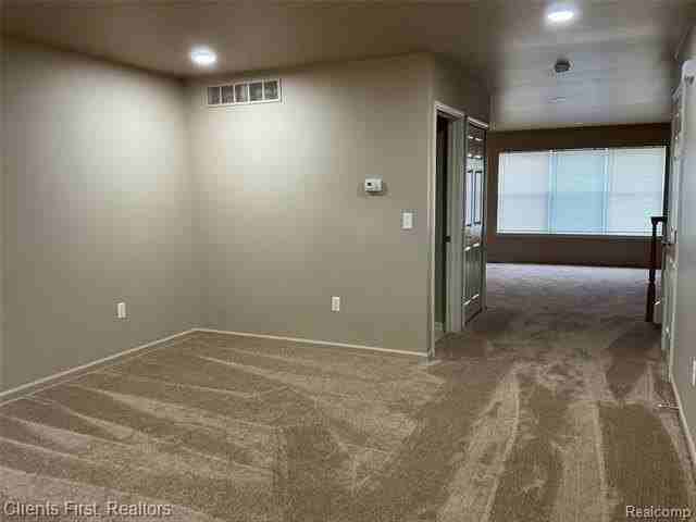 48161 Nottinghill Ln - Photo 4 of 50