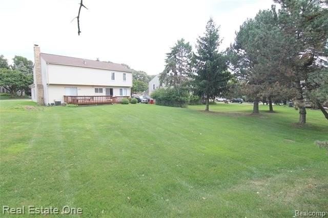 5590 Greenbriar Dr - Photo 2 of 34