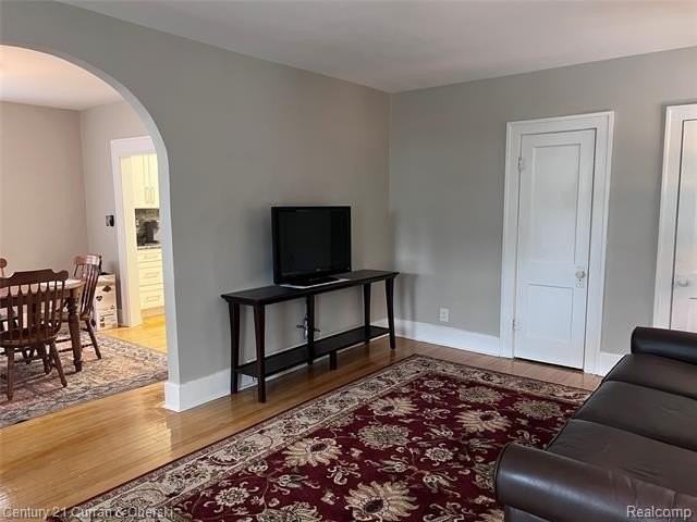 1307 Davis Ave - Photo 5 of 16