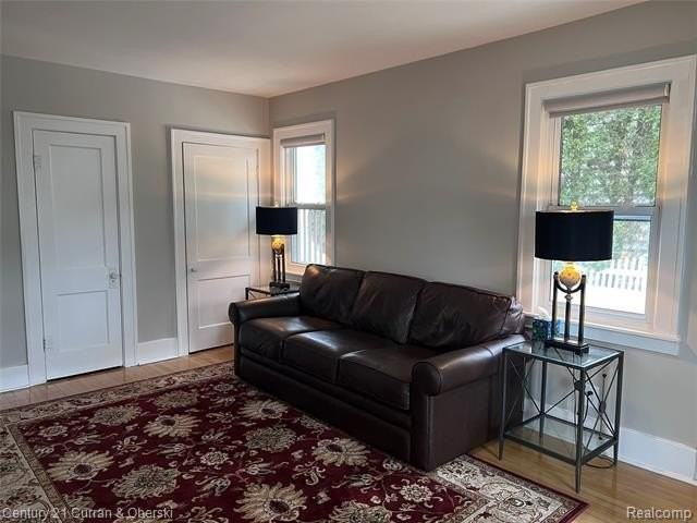 1307 Davis Ave - Photo 6 of 16